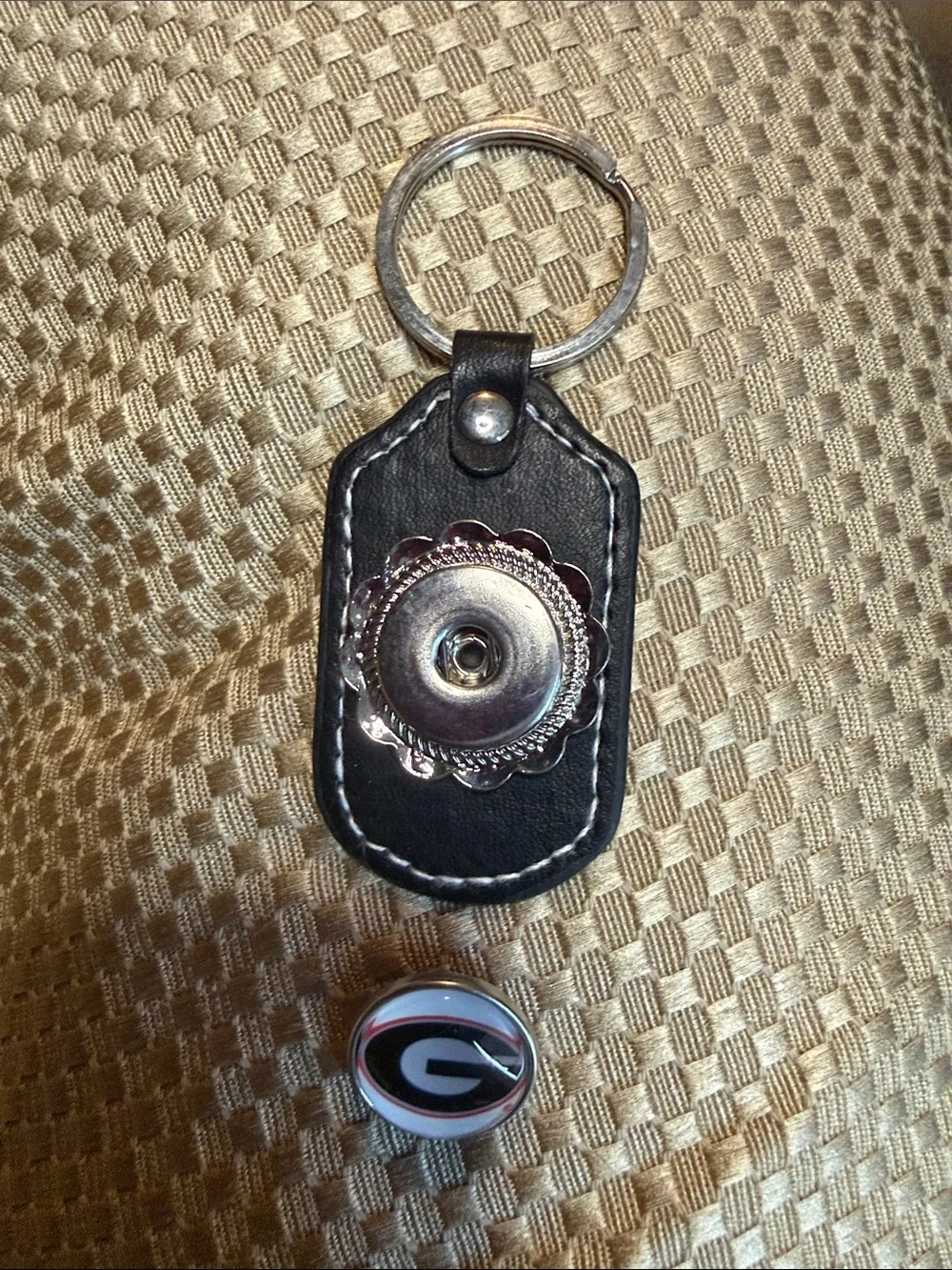 Snap leather keychain